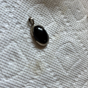 oval black onyx gemstone pendant